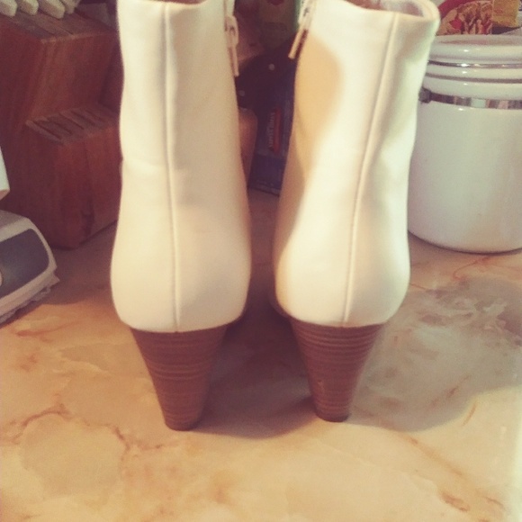 Ladies Boots - Picture 3 of 5